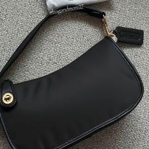 Swinger Bag With Vintage Rose Print Interior